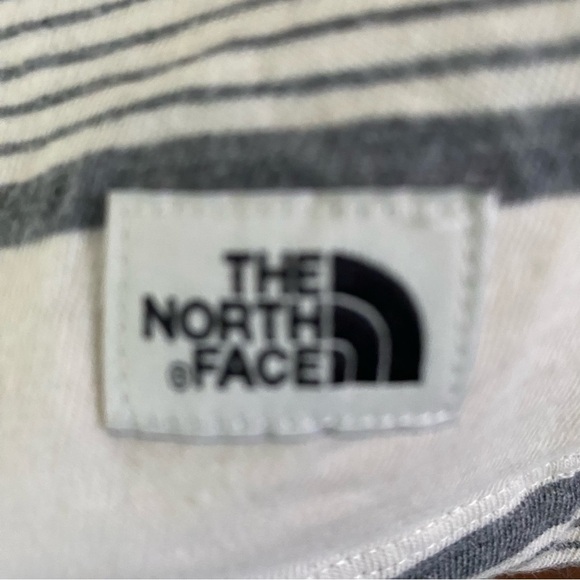 The North Face Striped Short Sleeves Polo Shirt Sz-Medium - Picture 3 of 4